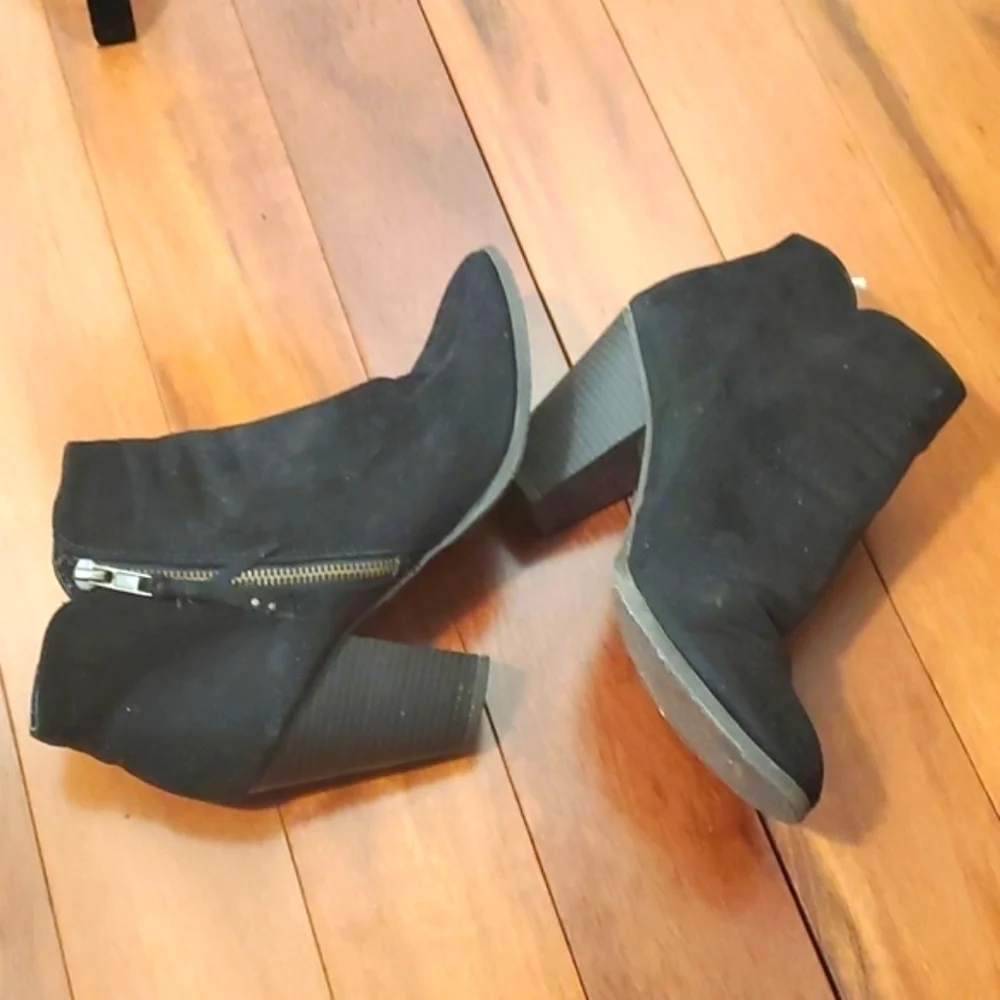Charlotte Russe Black Suede boots booties Size 8